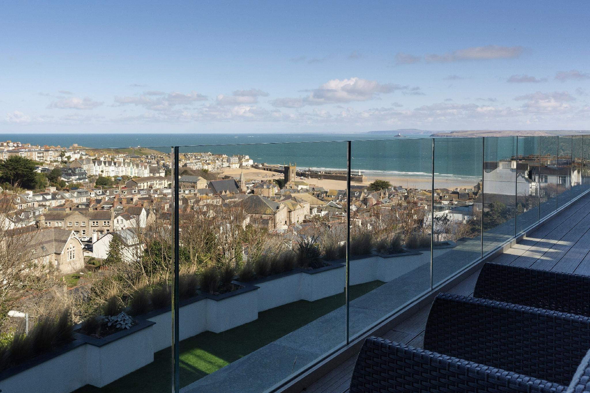 Uno St Ives 23/26
