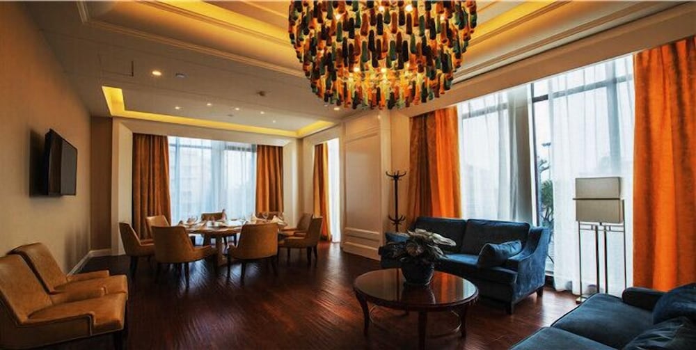 Days Hotel & Suites by Wyndham Sichuan Jiangyou 10/19