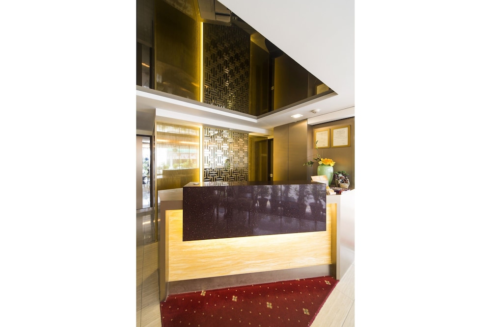 Sandpiper Hotel 7/50