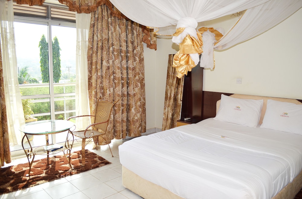Victoria Travel Hotel 8/50