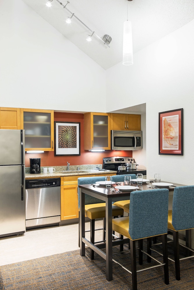 Residence Inn Anaheim Placentia Fullerton 48/50