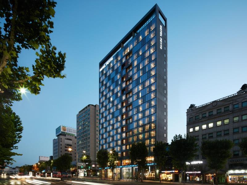 Suite, City View