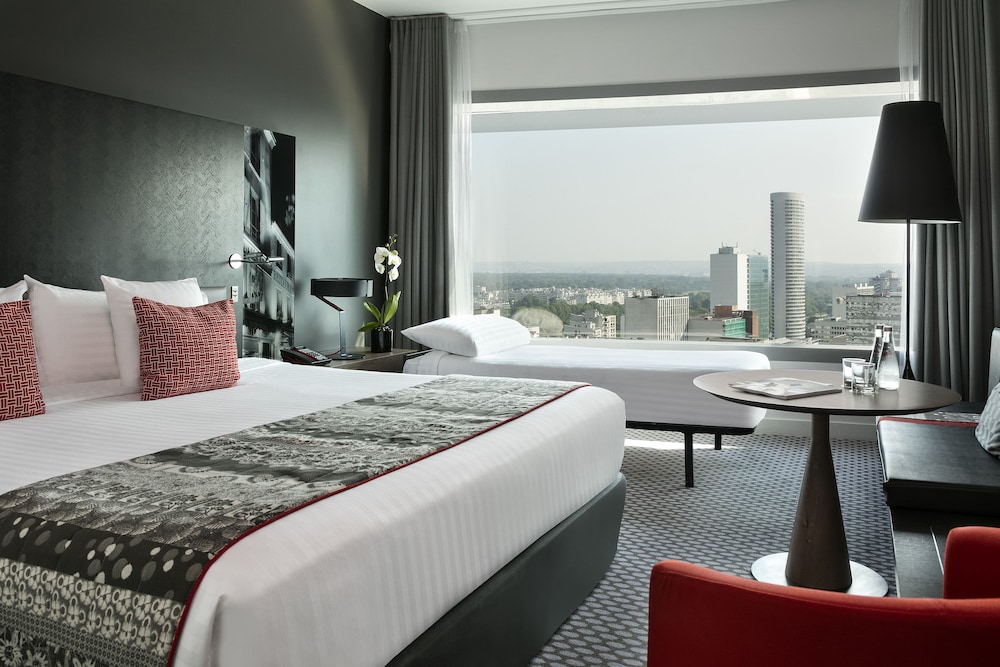 The Level, Premium, Eiffel View, Lounge Access