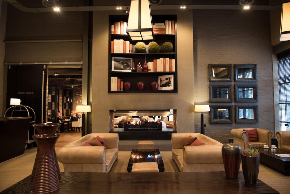 Mour Hotel 25/36