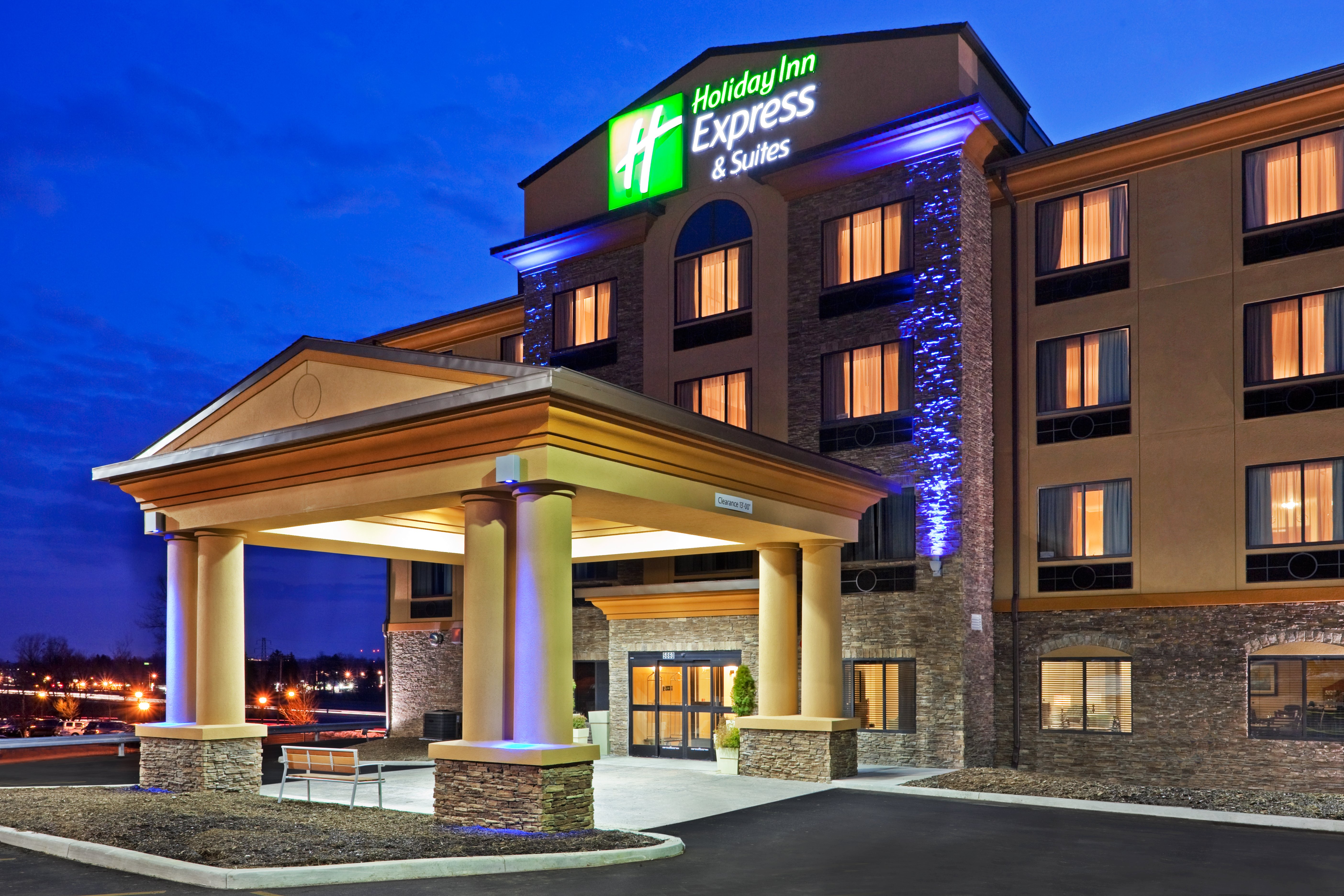 Holiday Inn Express & Suites Syracuse North - Airport Area 4/68