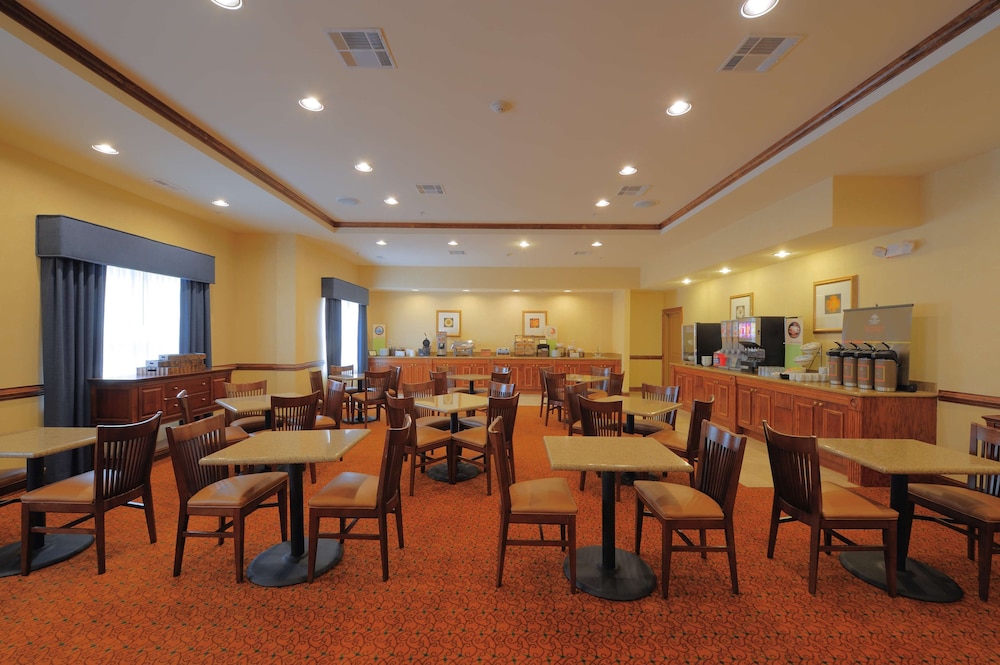 Country Inn & Suites By Radisson, Columbia At Harbison, SC 20/23