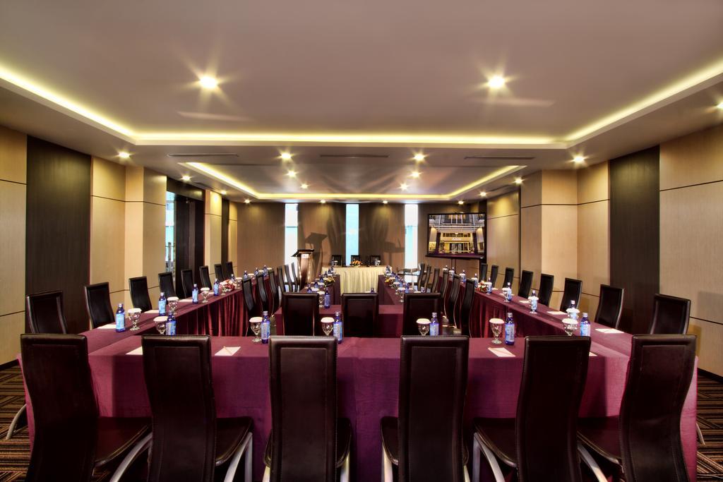 Orchardz Hotel Ayani 38/41