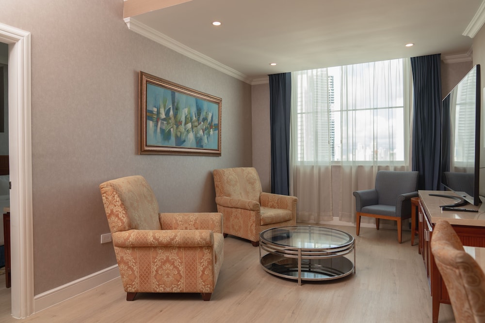 Waymore Hotel Spa & Casino 86/111