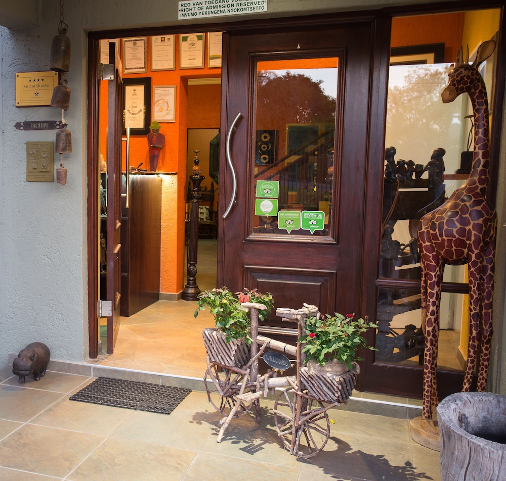 Beetleloop Guest House 2/50