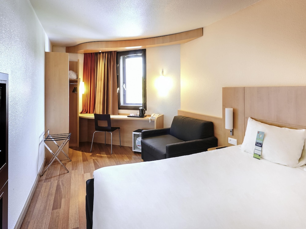 SUPERIOR, DOUBLE BED, SOFA