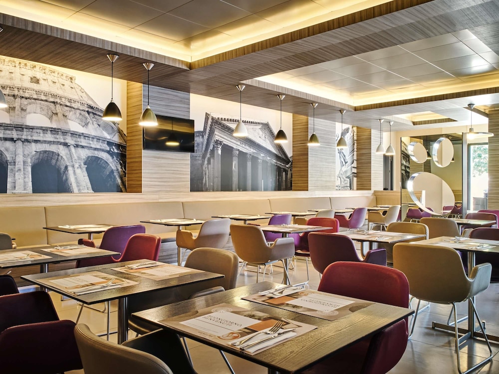 Mercure Roma Centro Colosseo 52/71