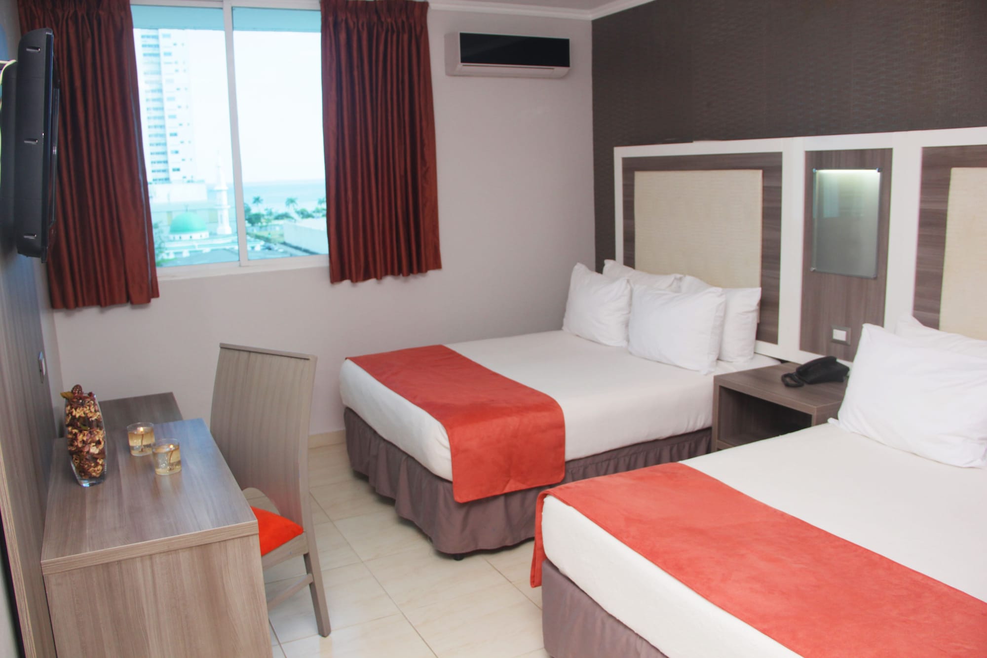 COMFORT, 2 DOUBLE BEDS