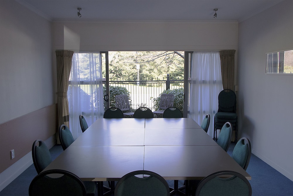 Saxton Lodge 17/39