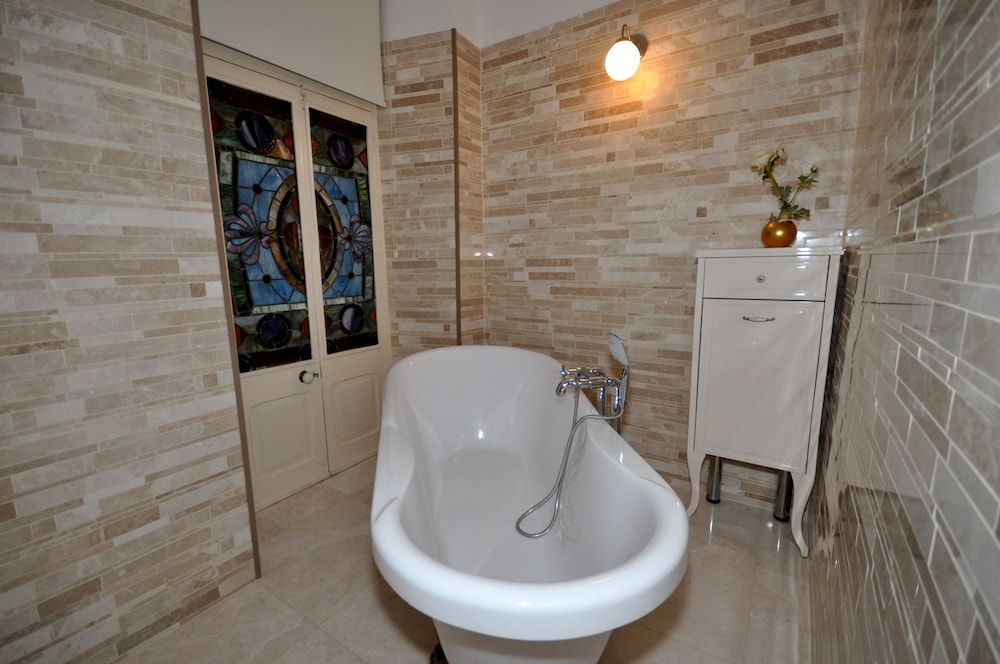 Villa Levante Boutique Class 24/46