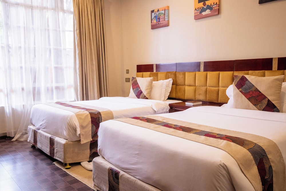 Falcon Heights Hotel 18/60