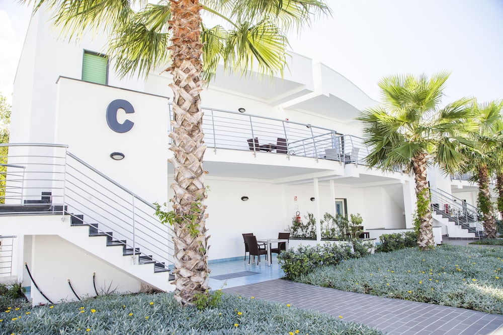 Medea Beach Resort 45/50