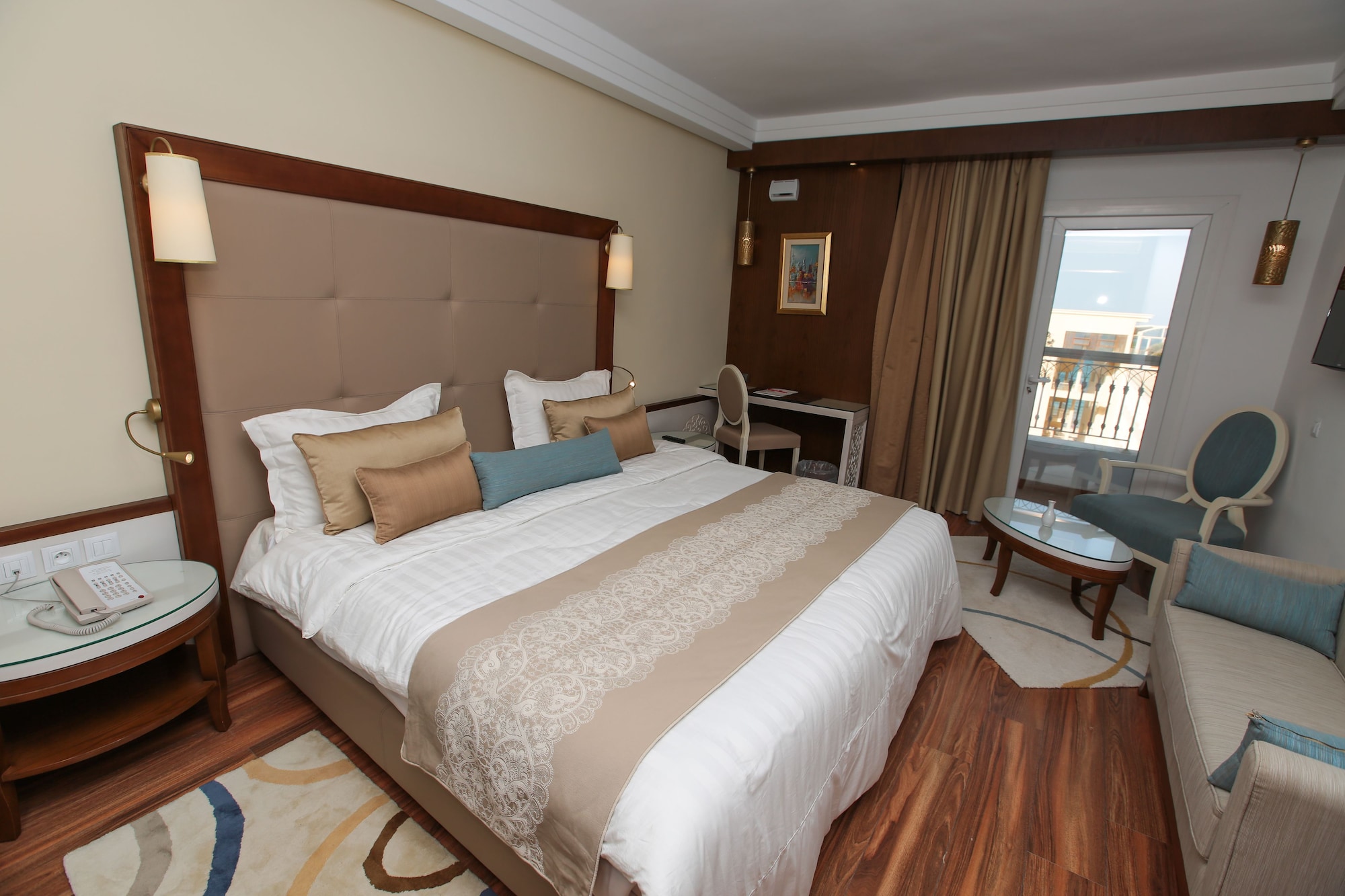 STANDARD, DOUBLE BED, CITY VIEW
