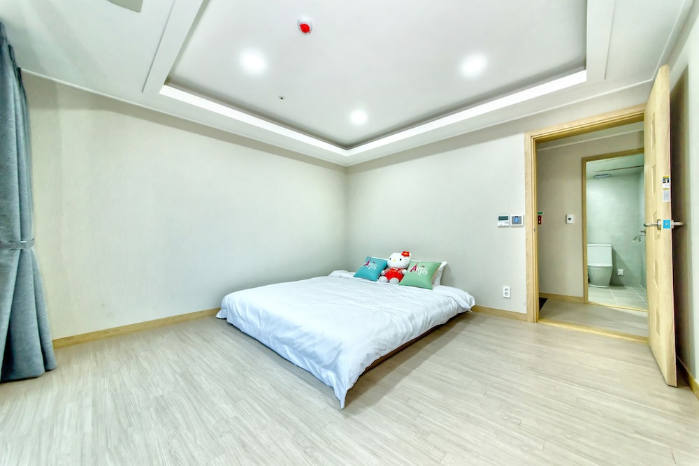 Blue Whale Resort 31/68