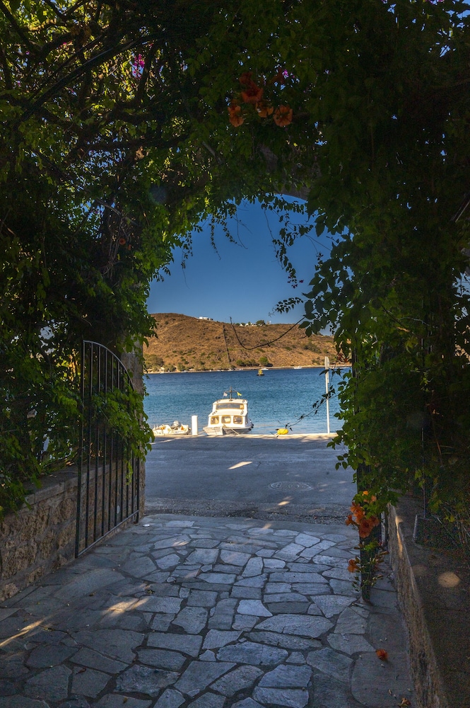 Skala Hotel 54/60