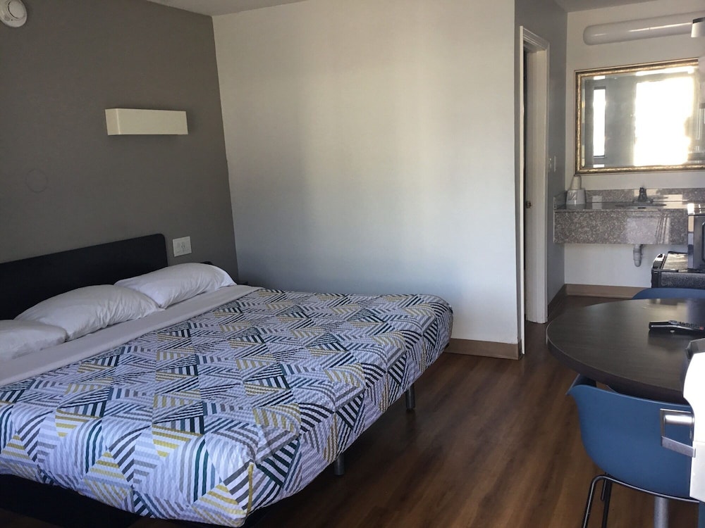 STANDARD, DOUBLE BED, ACCESSIBLE