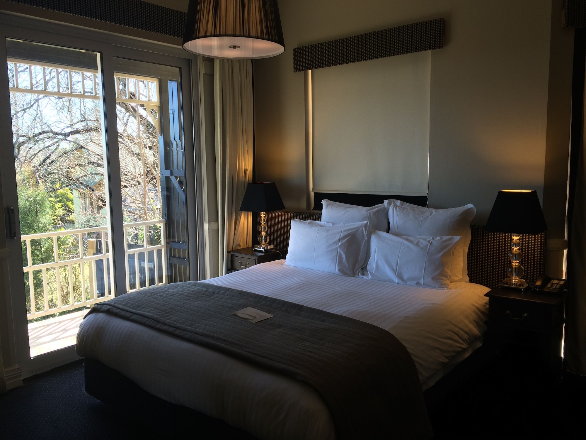 Room, King Bed, Cliff View