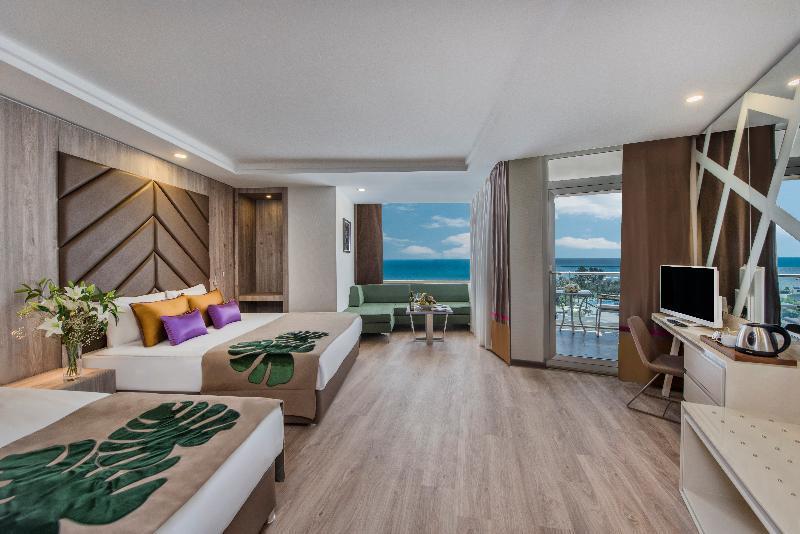 Room, Single, Queen Bed, Land View, Large