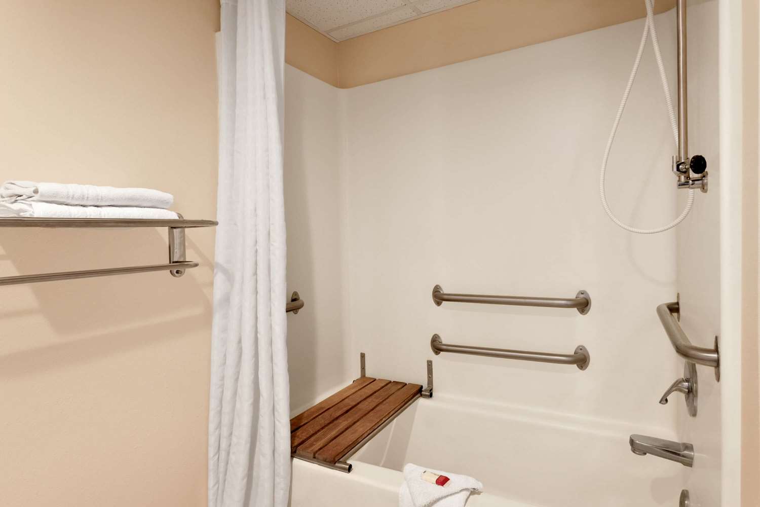 Super 8 By Wyndham Chillicothe 24/25
