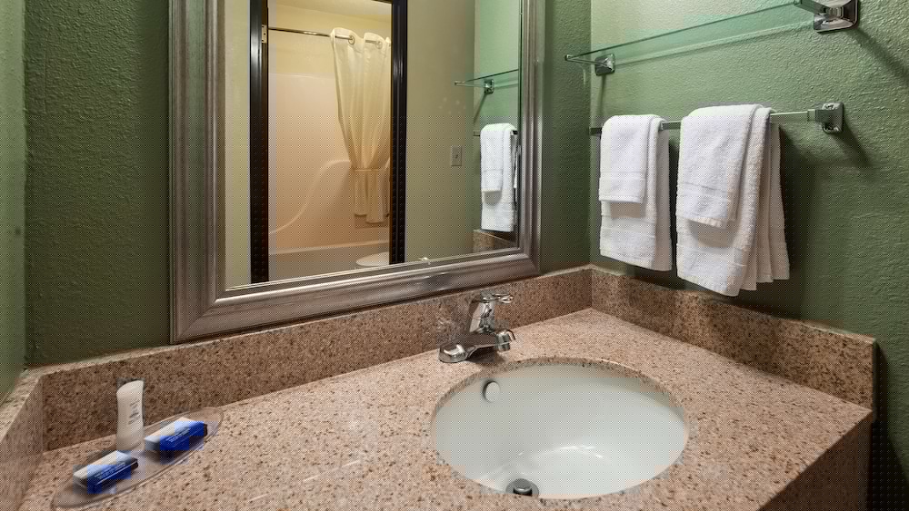 Best Western Mansfield/Bellville 17/31