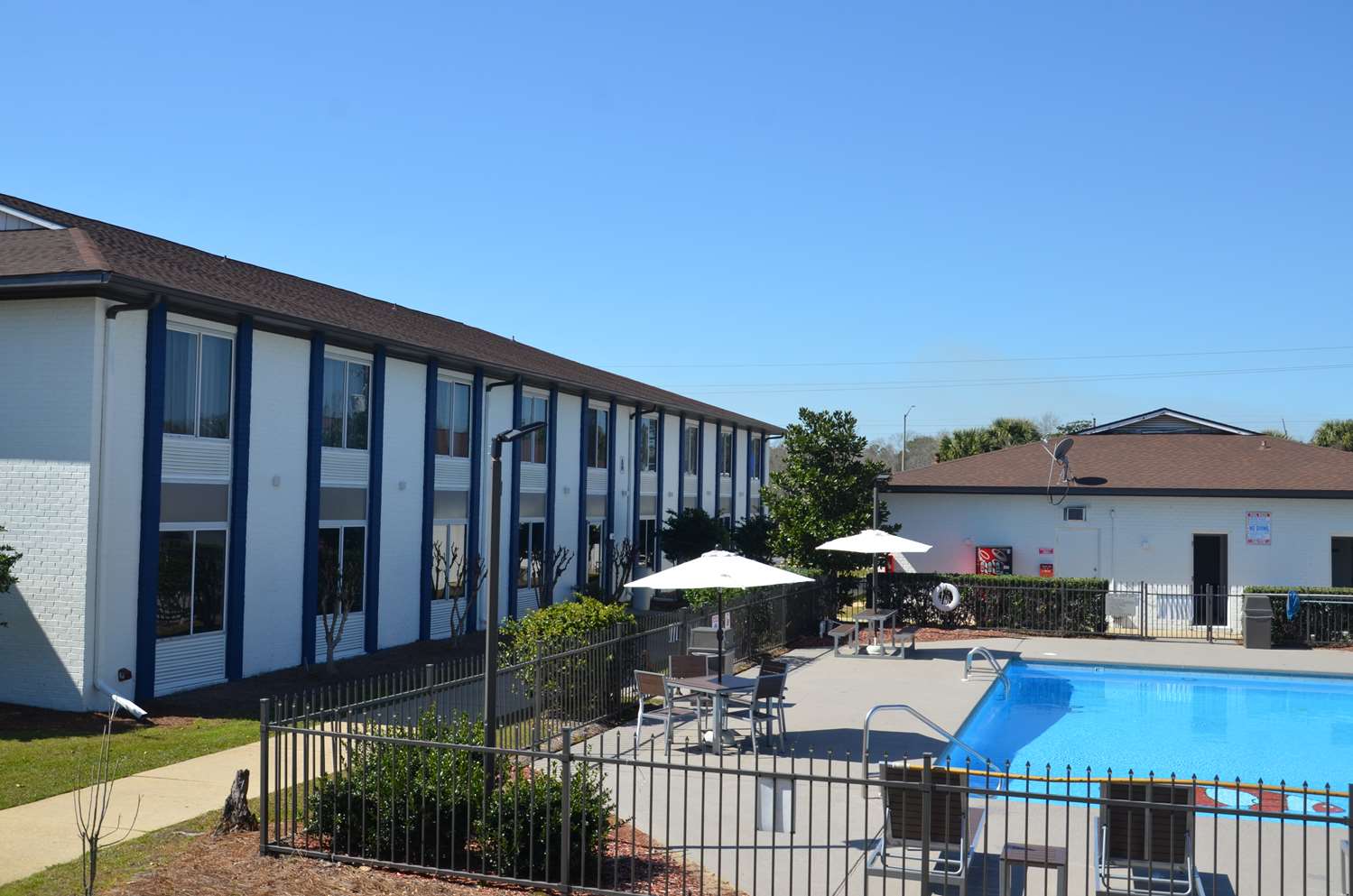 Americas Best Value Inn & Suites- Foley / Gulf Shores 33/35