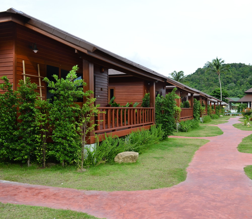 Pingchan Beachfront Resort 38/50
