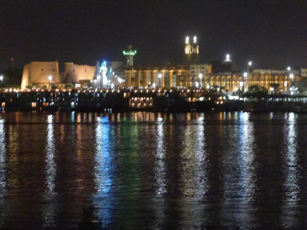 Luxor Plaza House 24/37