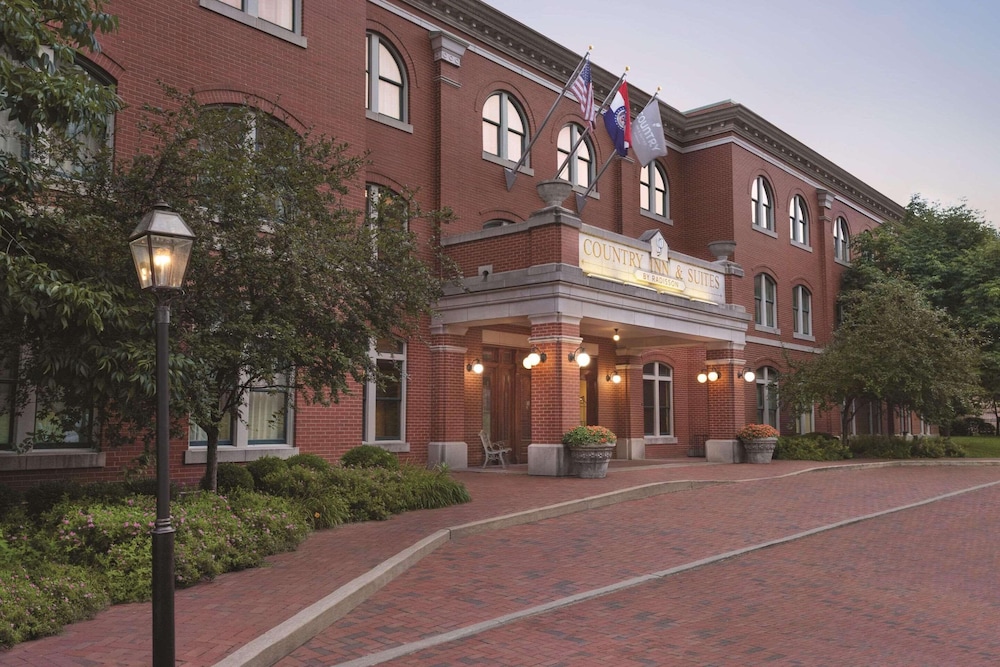 Country Inn & Suites by Radisson, St. Charles Historic District 29/31
