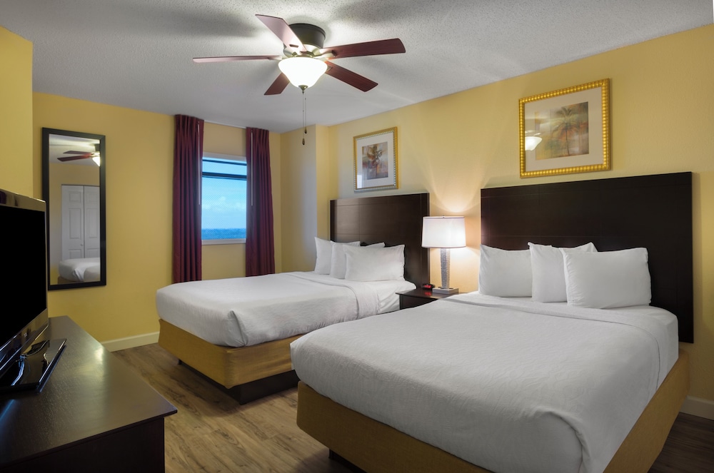 1 BEDROOM, CONDO, CLASSIC, 2 DOUBLE BEDS, MURPHY BED, OCEAN FRONT, KITCHEN