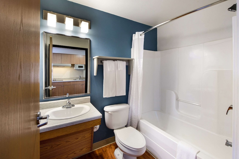 WoodSpring Suites Columbus Southeast 24/24