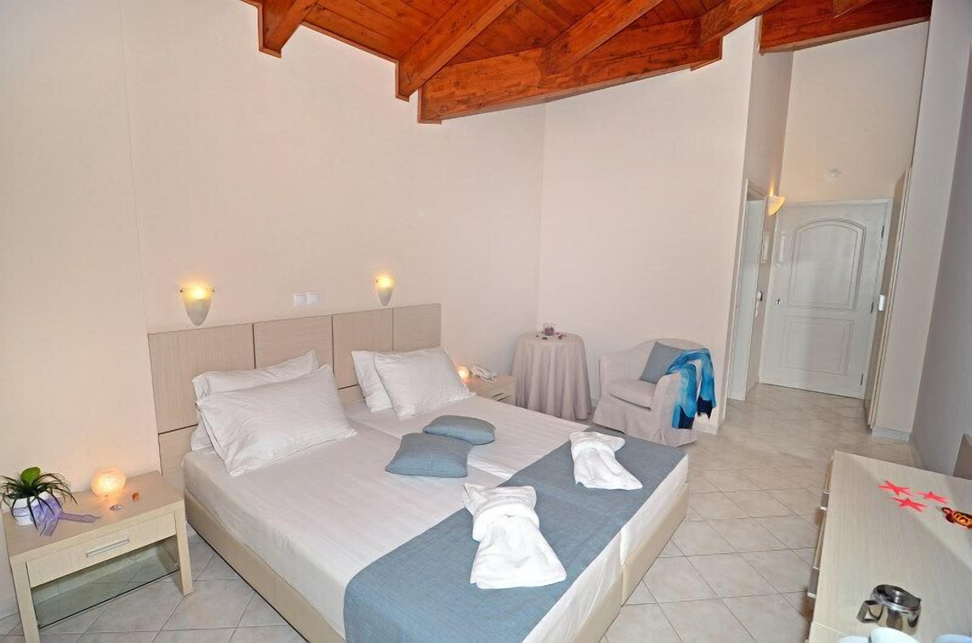 STANDARD, TWIN BEDS, BALCONY
