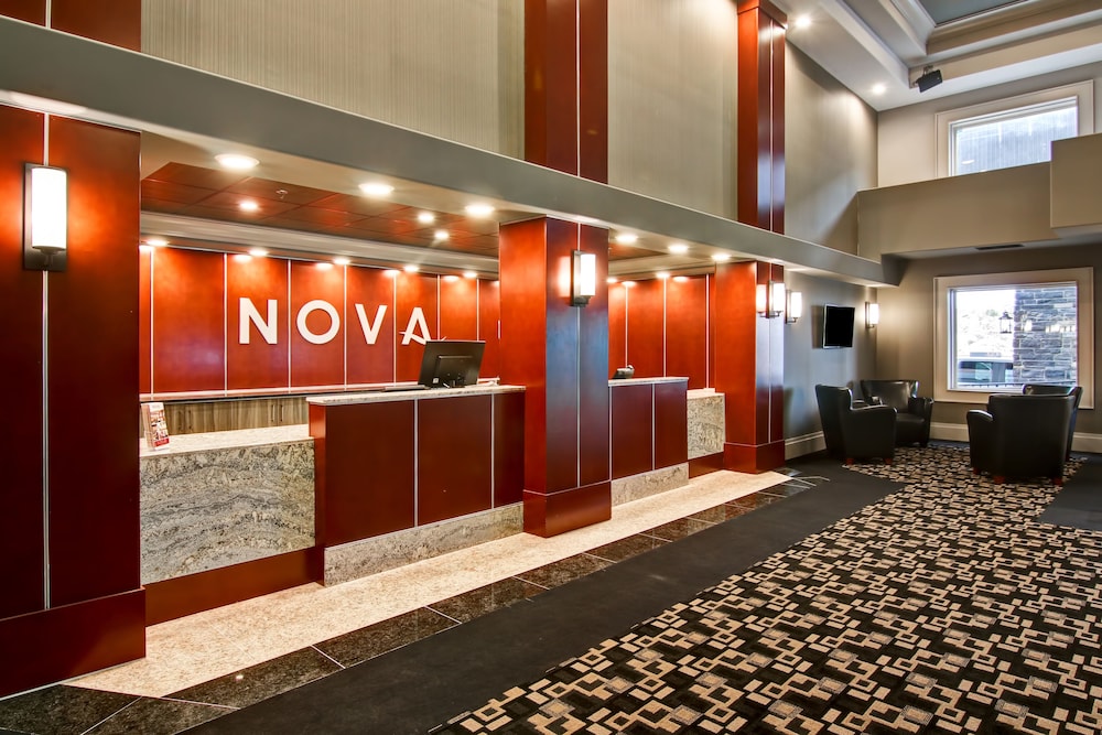 Chateau Nova Yellowknife 7/49