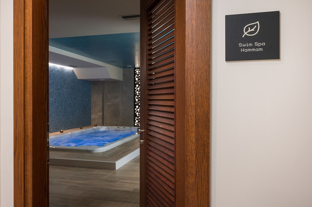 Hyperion City Hotel & Spa 48/70