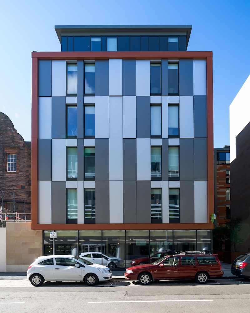 Hub by Premier Inn Edinburgh Royal Mile 38/48