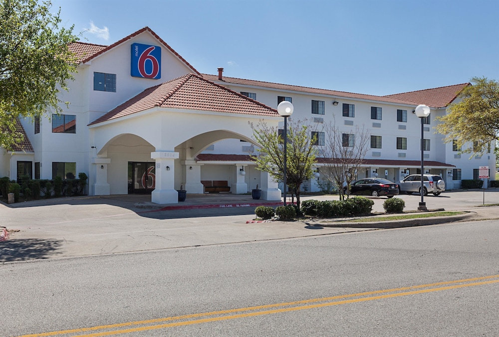 Motel6 Bedford, TX - Fort Worth 34/38