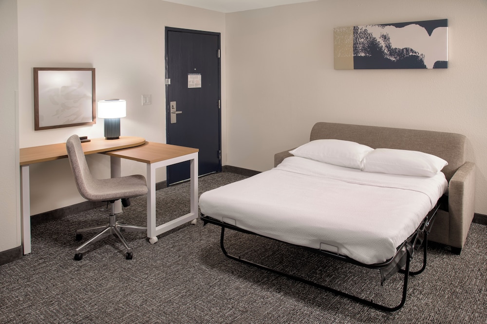 Suite, 2 Queen Beds, Sofa, Red Roof Inn St Robert - Ft Leonard Wood 3/3