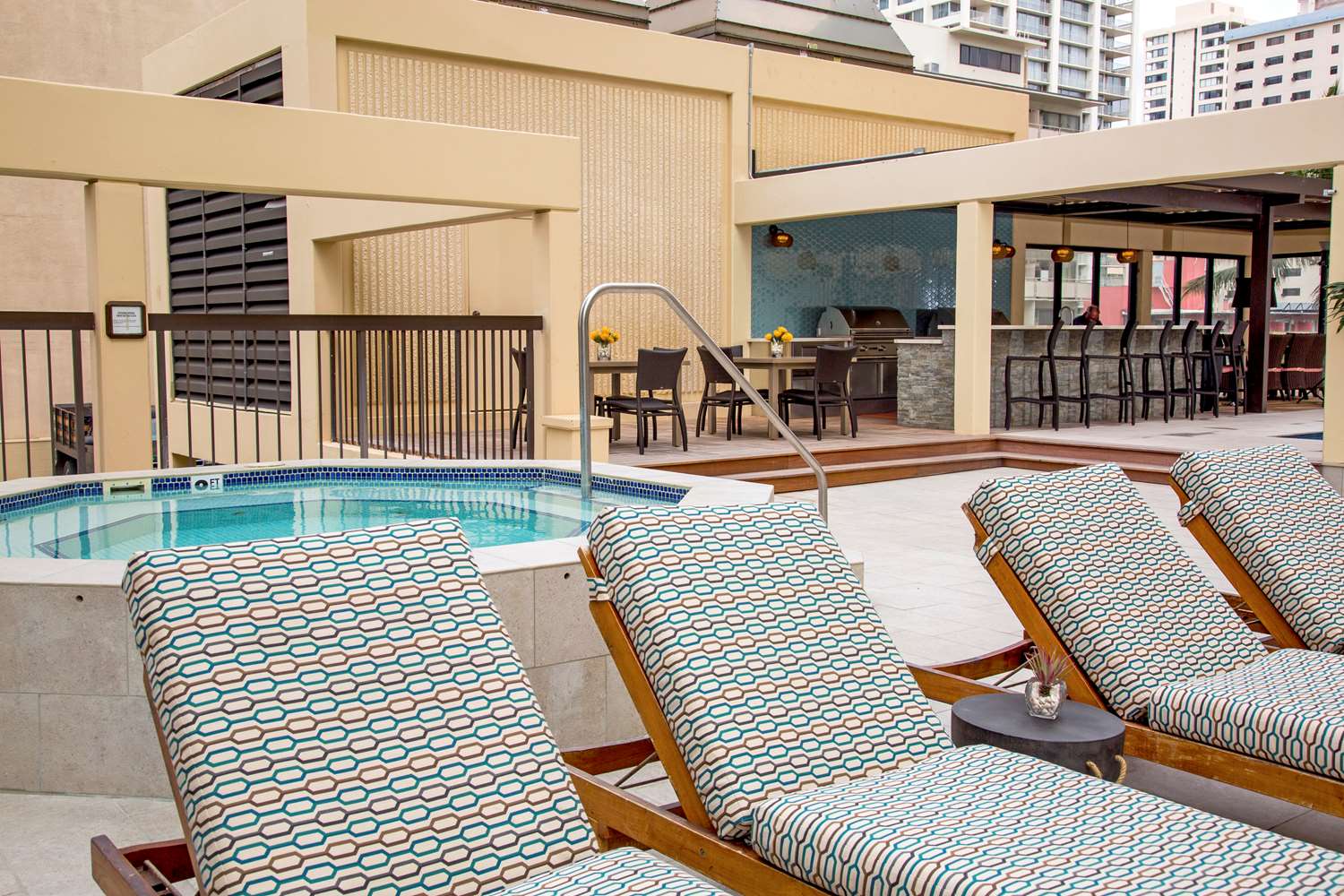 Aston Waikiki Beach Tower 25/59
