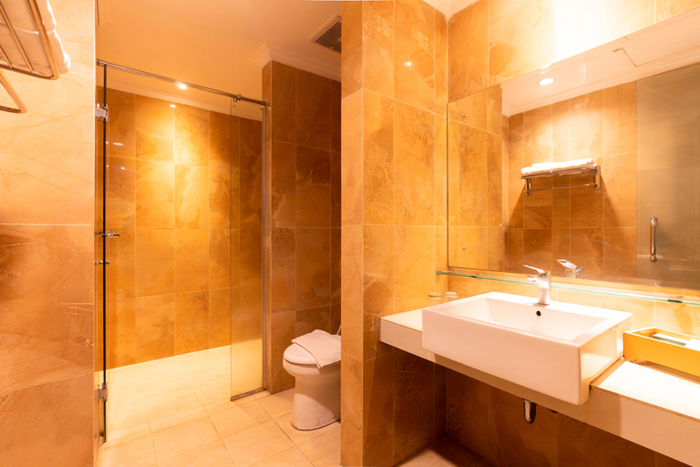 غرفة ديلوكس بسرير مزدوج بدون إطلالة للمدخنين، Sapadia Hotel Siantar 2/2