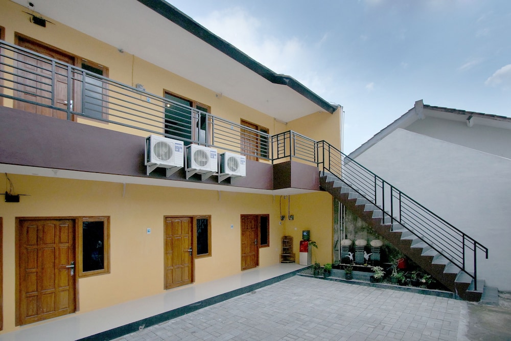 Hotel O near UGM formerly Bayang Brothers Guest House in Condongcatur