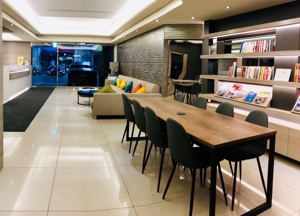 Hub Hotel Tucheng 47/59
