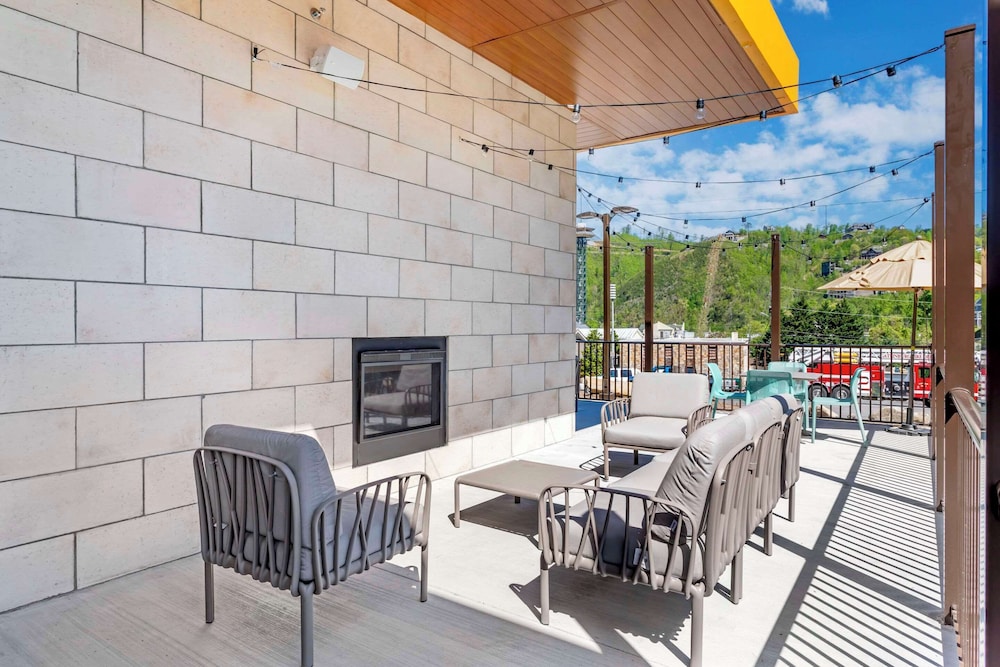 Comfort Suites Gatlinburg Downtown-Convention Center 45/60