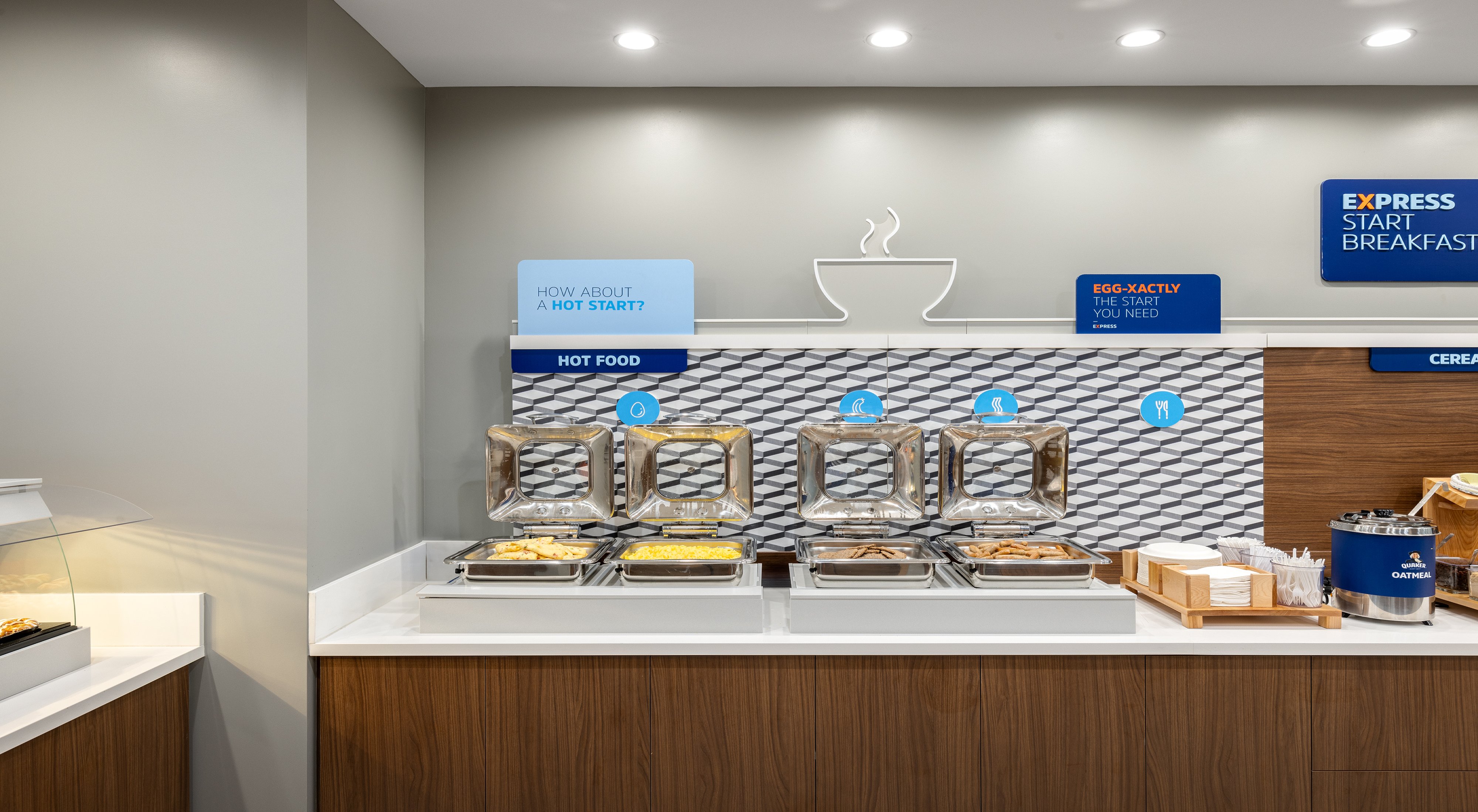 Holiday Inn Express & Suites Hawaiian Gardens 33/38