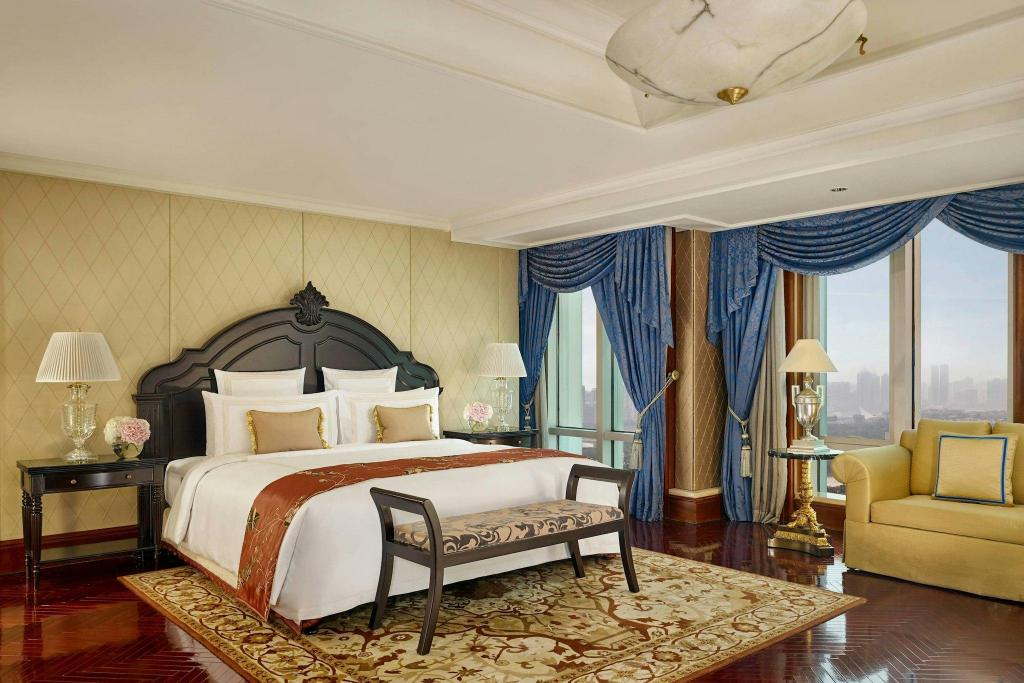 1 Bedroom, Presidential, the Ritz, Suite, King Bed, Canton Tower View, Club Floor
