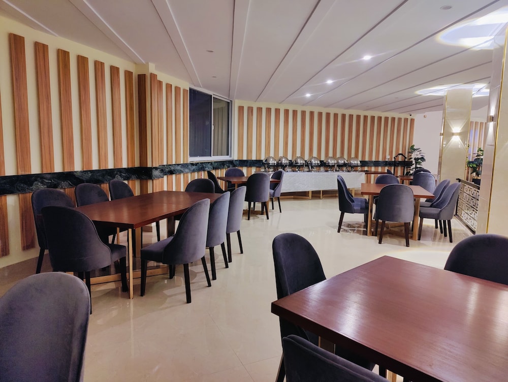 Pinemont Hotel Murree 44/57
