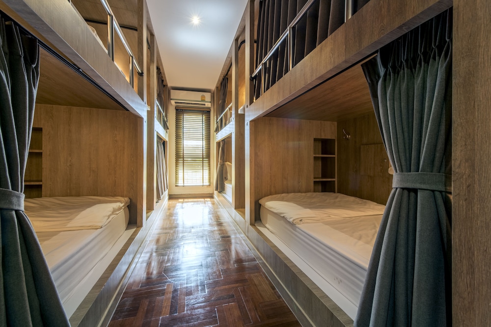 The Posh Phayathai 84/100