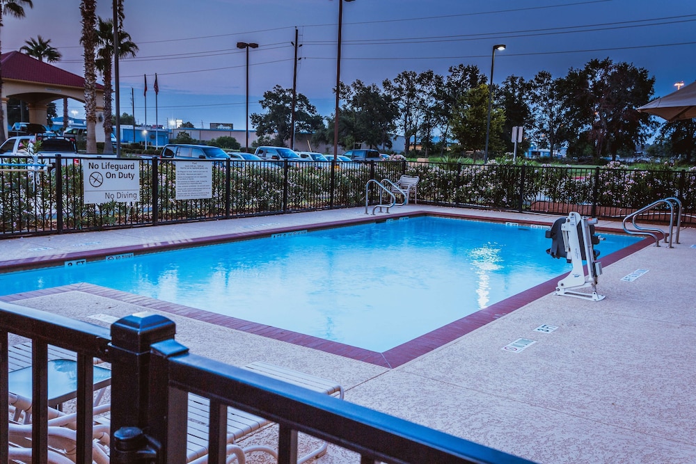 Hampton Inn & Suites Tomball Houston NW 3/86